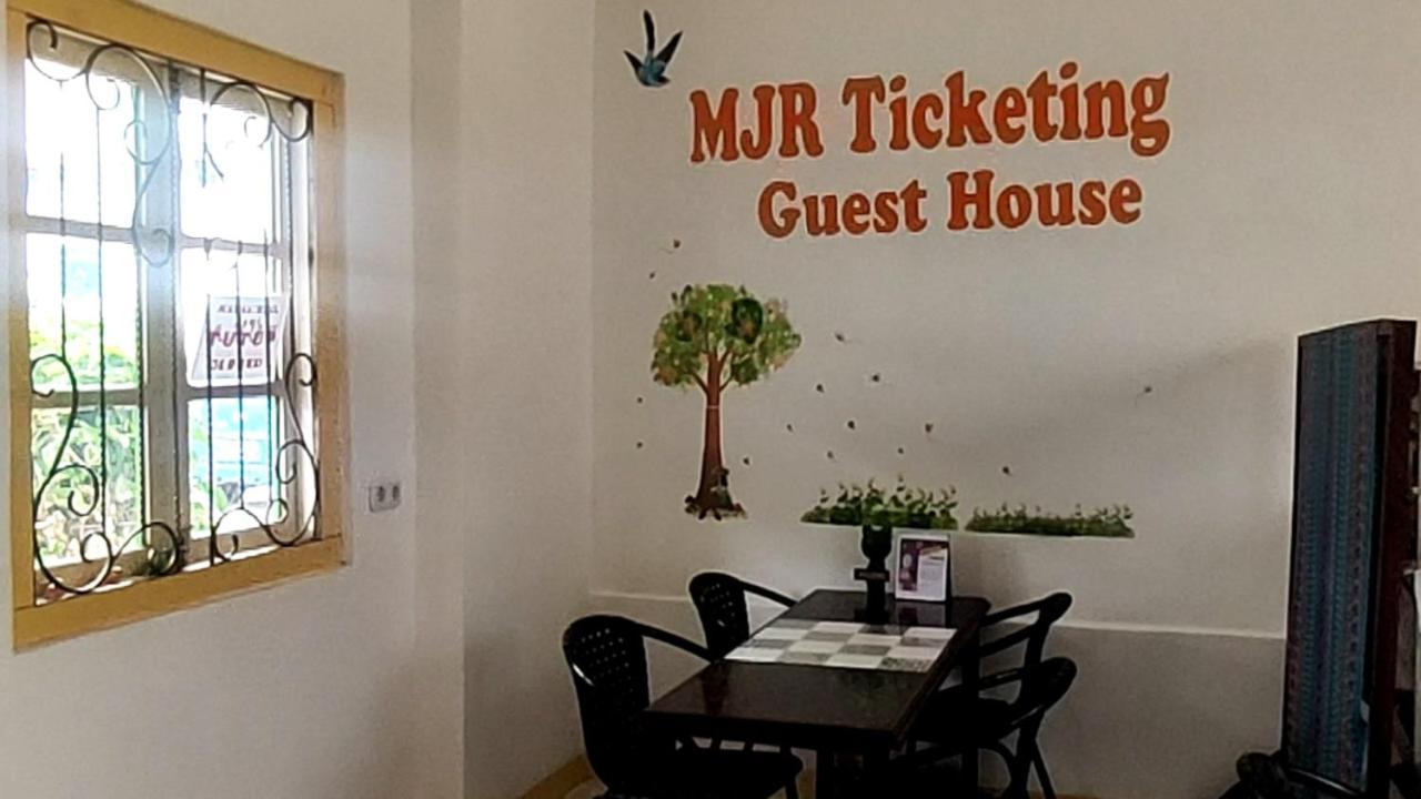 Mjr Ticketing Guest House Ruteng Exterior foto