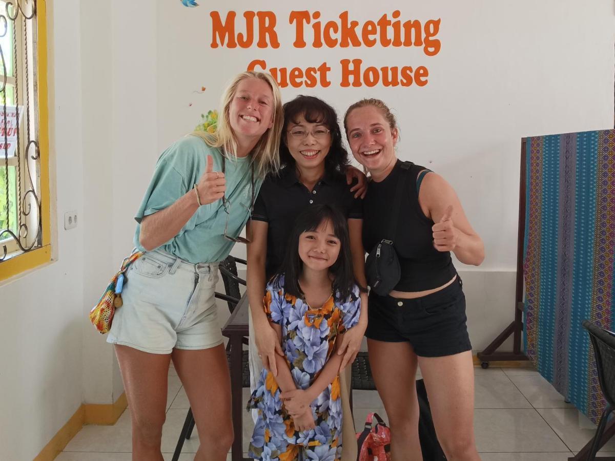 Mjr Ticketing Guest House Ruteng Exterior foto